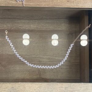 Elegant rose gold Leaf choker